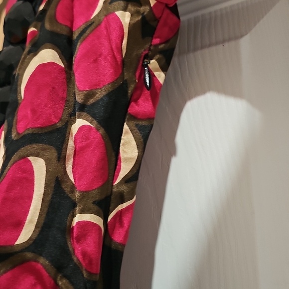 ✨ ECI New York 100% Silk Blouse | Statement Print ✨ - Picture 8 of 8